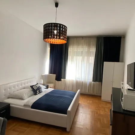 Apartment Promenade Near The Danube