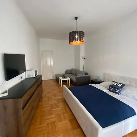 Apartment Promenade Near The Danube Budapest