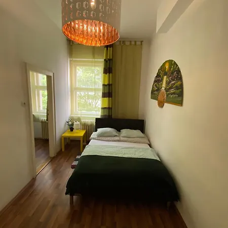 Apartment Promenade Near The Danube *