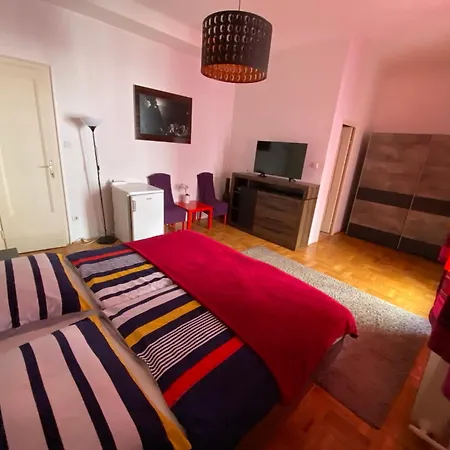 Apartment Promenade Near The Danube